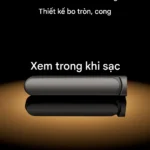 Cận cảnh thiết kế bo tròn cong mượt mà của đầu chuyển đổi Type-C giúp vừa sạc vừa xem video